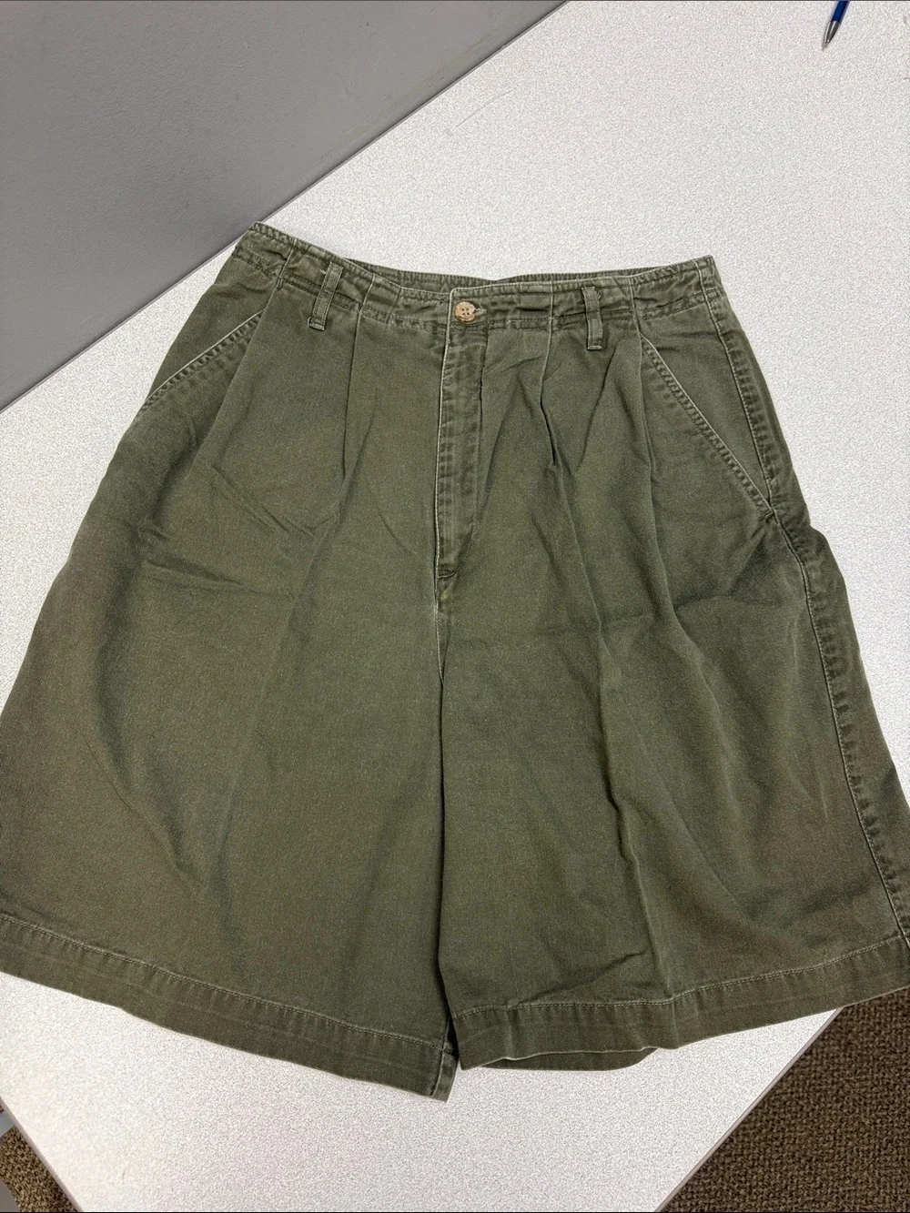 Vintage Y2K‎ Hunt Club Olive Green Pleated Chino Walking Shorts Size 10